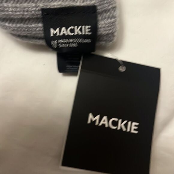 Mackie Wallace Gray Ribbed Knit Cashmere Cuffed Beanie Hat NWT $145 - Picture 5 of 5